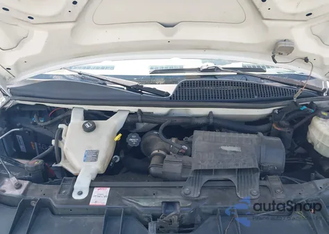 2015 Chevrolet Express 2500 Work Van z USA, uszkodzony, nr VIN 1GCWGGCFXF1121507